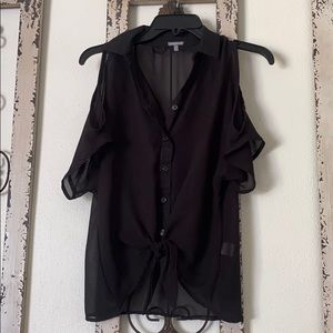 Open shoulder, black, button up